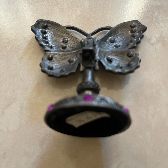 Elegant Butterfly Wall Decor with Pink and Black Accents - Picture 3 of 6